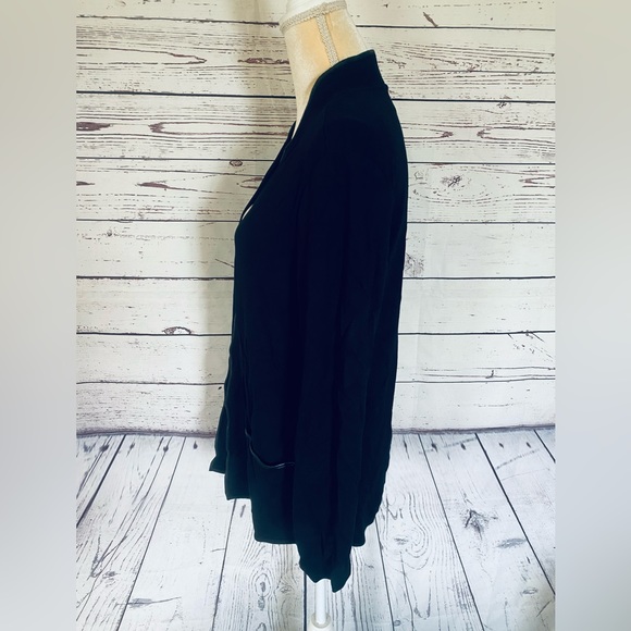 Women’s Medium Cardigan Chico’s 1 Black Open Front Pockets Pleather Trim Soft - Picture 8 of 12